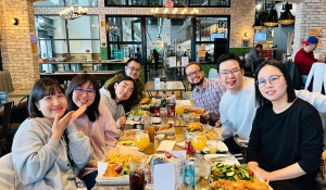 Members of the Kwon Lab Team having dinner at a restaurant. 