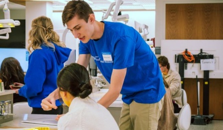 students in the preclinic simulation lab.