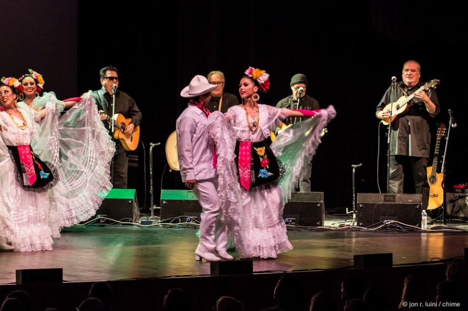 Fiesta Mexico-Americana: Ballet Folklorico Mexicano performers on stage with Los Lobos.